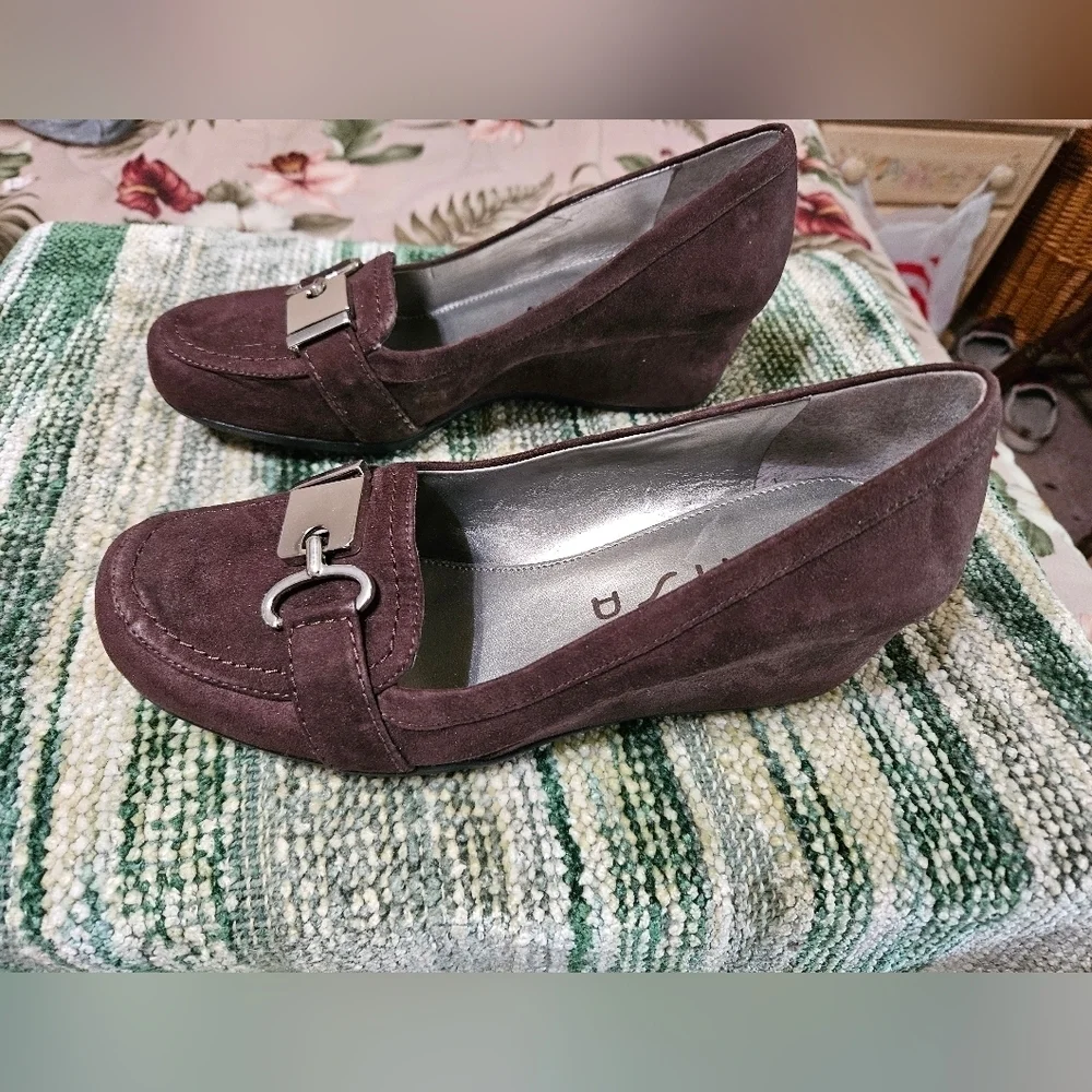 #314 UNISA- Brown Suede Wedged Heeled. SIZE: 8 M